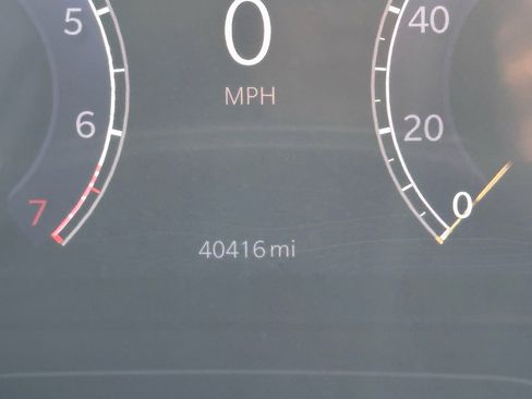 Used 2024 Jeep Grand Cherokee Laredo X image 5