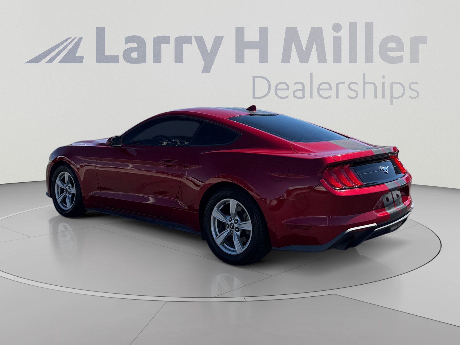Used 2020 Ford Mustang Coupe RWD image 3