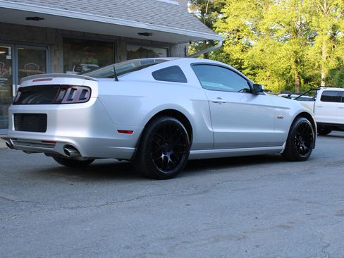 Used 2013 Ford Mustang GT RWD image 7