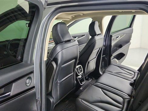 Used 2022 Lincoln Nautilus Reserve w/ Equipment Group 201A image 27