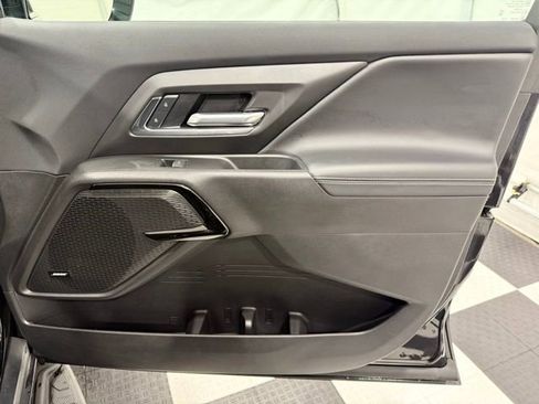 Used 2025 Chevrolet Silverado EV LT image 22