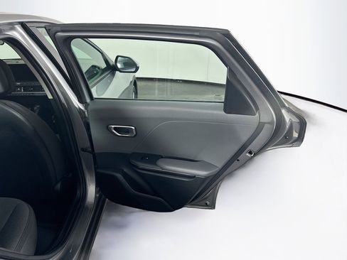 Used 2025 Kia K4 LXS FWD image 29