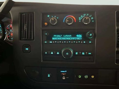 Used 2024 GMC Savana 2500 w/ Driver Convenience Package image 33