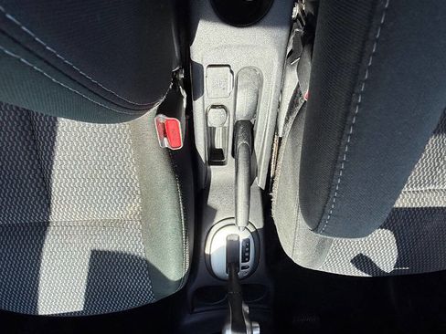 Used 2015 Nissan Versa Note SV image 14