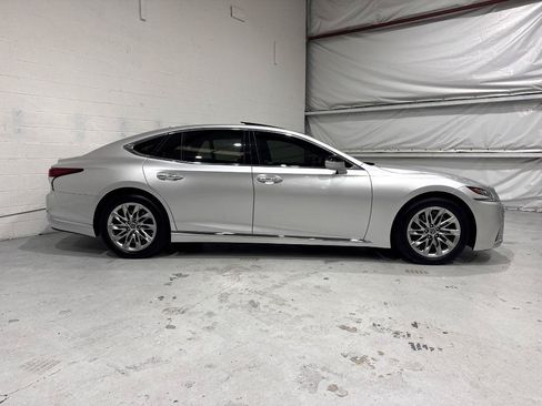 Used 2018 Lexus LS 500 w/ Accessory Package (Z1) RWD image 10