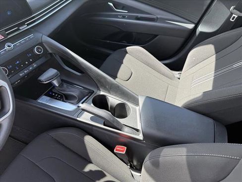 Certified 2024 Hyundai Elantra SEL FWD image 11
