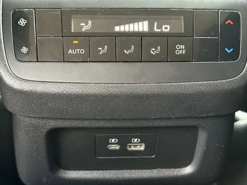 Used 2025 Nissan Pathfinder SV AWD/4WD image 22