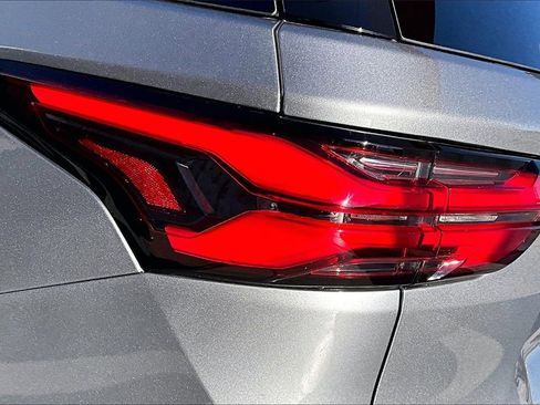 Used 2023 Chevrolet Traverse LS w/ Safety Package image 23