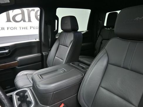 Used 2021 Chevrolet Silverado 1500 High Country w/ Technology Package image 16