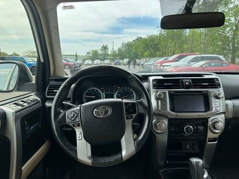 Used 2016 Toyota 4Runner SR5 AWD/4WD image 19