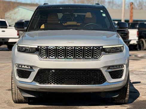 Used 2025 Jeep Grand Cherokee Summit image 2