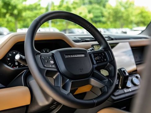 New 2026 Land Rover Defender 110 X-Dynamic SE AWD/4WD image 19