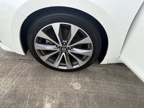 Used 2020 Nissan Maxima Platinum w/ Sport Mat Group FWD image 14