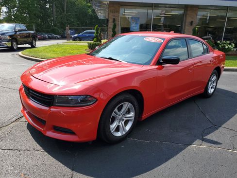 Used 2023 Dodge Charger SXT image 2