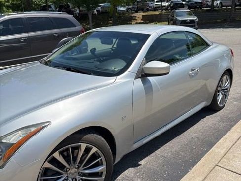 Used 2014 INFINITI Q60 Convertible w/ Premium Package RWD image 4