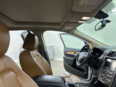 Used 2014 Lincoln MKX AWD w/ Equipment Group 101A image 22