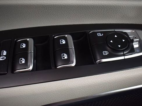 Used 2025 Kia Telluride SX w/ SX Captain's Chair Package image 30