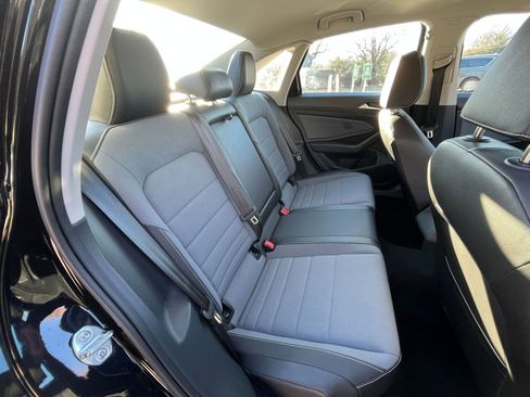 Used 2025 Volkswagen Jetta SE image 38