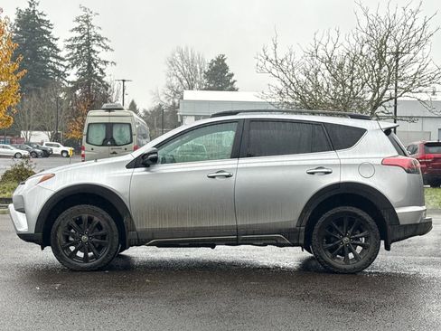Used 2018 Toyota RAV4 Adventure image 2