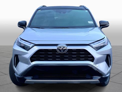 Used 2025 Toyota RAV4 XSE w/ Weather Package image 4