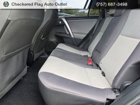 Used 2015 Toyota RAV4 XLE image 20