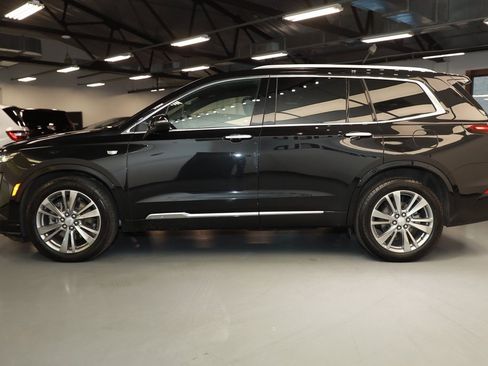 Used 2025 Cadillac XT6 Premium Luxury image 3