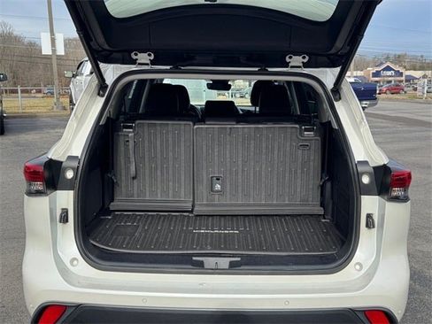 Used 2020 Toyota Highlander Limited image 14