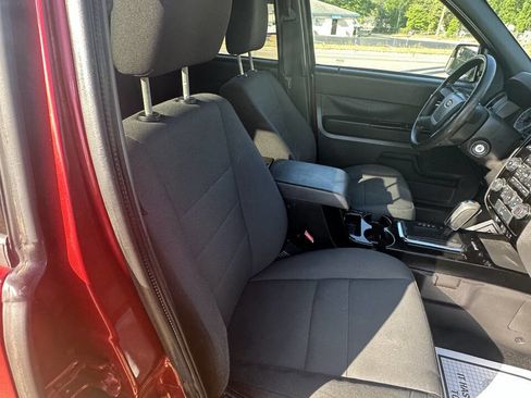 Used 2010 Ford Escape XLT image 15