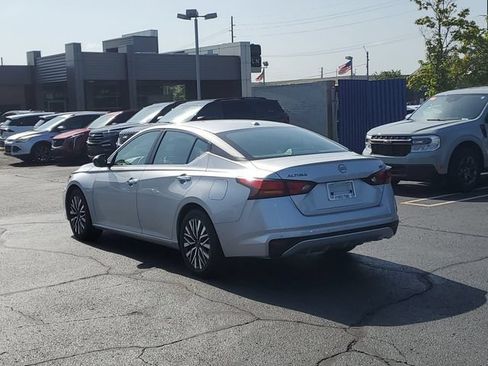 Used 2024 Nissan Altima 2.5 SV FWD image 4