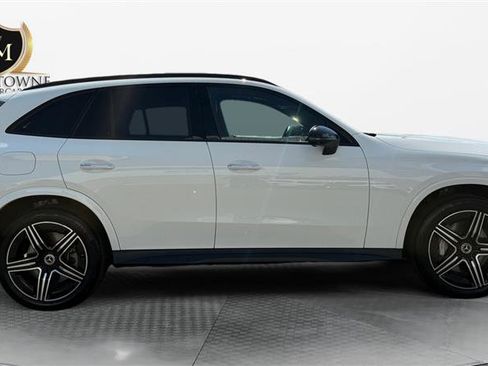 Used 2025 Mercedes-Benz GLC 350e 4MATIC w/ AMG Line image 6