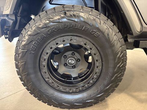Used 2018 Jeep Wrangler Unlimited Sahara w/ Uconnect 4C Nav & Sound Group AWD/4WD image 48