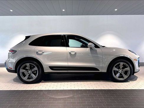 Used 2023 Porsche Macan AWD/4WD image 11