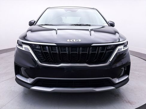 Certified 2023 Kia Carnival LX image 9