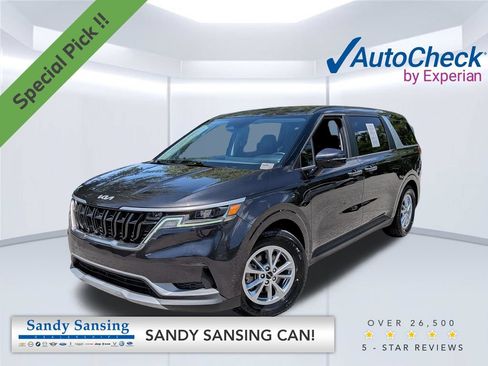 Used 2024 Kia Carnival LX FWD image 1