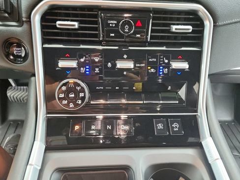 Used 2025 Nissan Armada Platinum Reserve AWD/4WD image 30