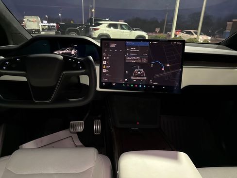 Used 2023 Tesla Model X image 13