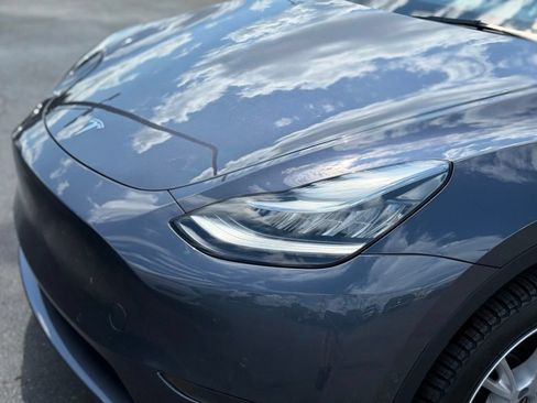 Used 2022 Tesla Model Y Long Range AWD/4WD image 40