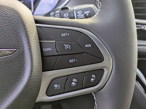 New 2026 Chrysler Pacifica Select AWD/4WD image 14