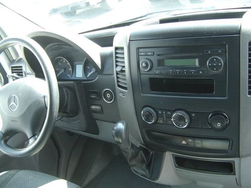 Used 2012 Mercedes-Benz Sprinter 2500 image 12