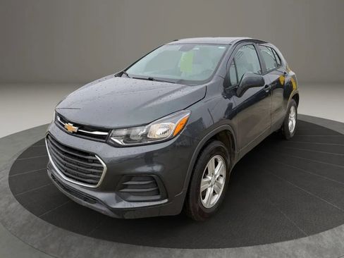 Used 2019 Chevrolet Trax LS AWD/4WD image 3
