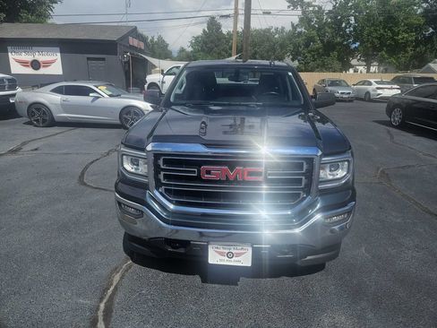Used 2017 GMC Sierra 1500 SLE w/ SLE Value Package AWD/4WD image 3
