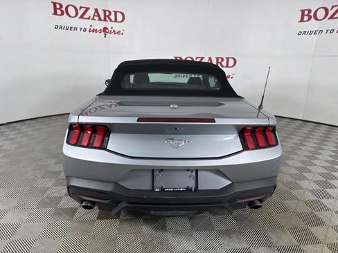 Used 2024 Ford Mustang Convertible image 7