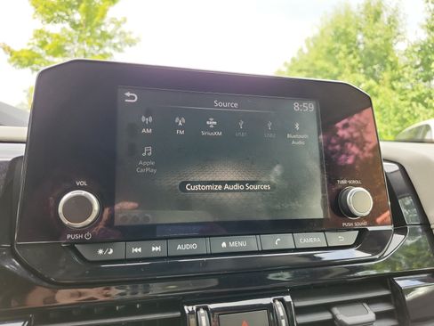 Used 2022 Nissan Pathfinder SV FWD image 19