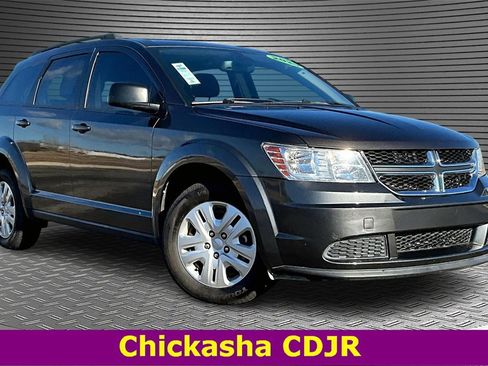 Used 2020 Dodge Journey SE image 3