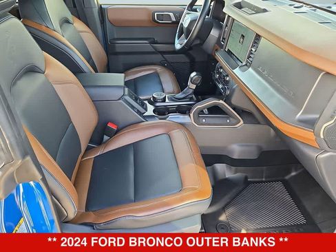Used 2024 Ford Bronco Outer Banks AWD/4WD image 22