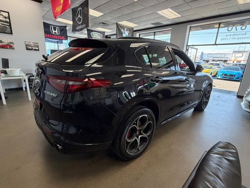 Used 2023 Alfa Romeo Stelvio Veloce AWD/4WD image 13