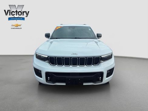 Used 2022 Jeep Grand Cherokee Overland w/ Luxury Tech Group IV AWD/4WD image 2