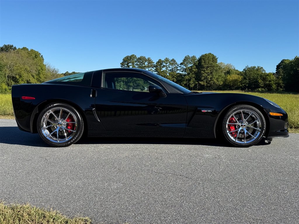 Used 2010 Chevrolet Corvette Z06 w/ Preferred Equipment Group RWD image 27