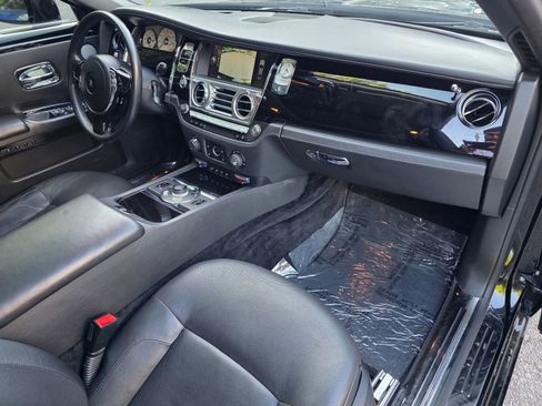 Used 2011 Rolls-Royce Ghost RWD image 37