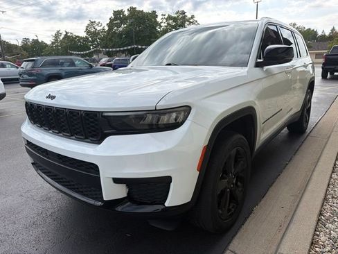 Used 2023 Jeep Grand Cherokee L Laredo AWD/4WD image 16